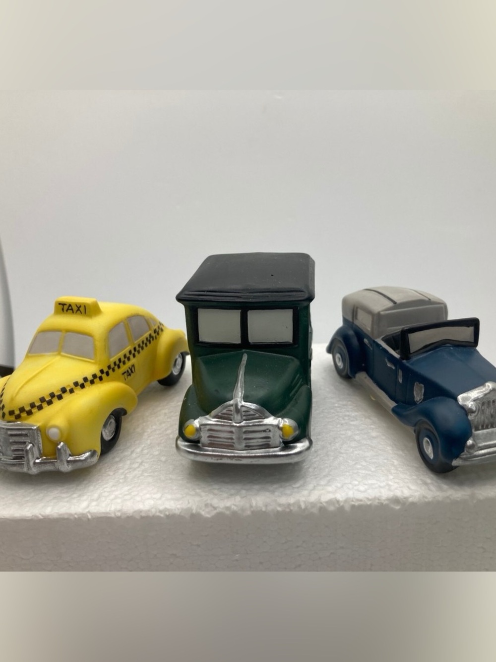 Department 56 Christmas in the City Set of 3 Retired 96 Heritage Village #5964-1
